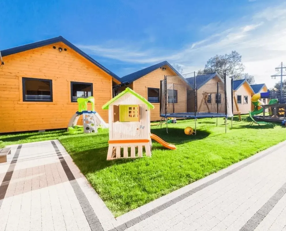 Domek parterowy żółty